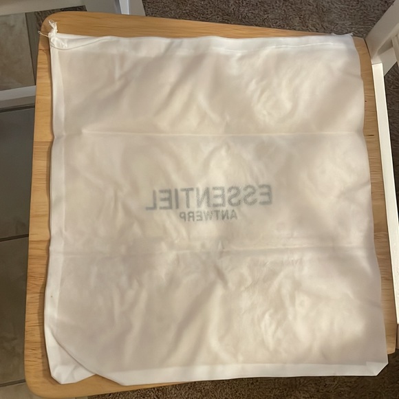 Essentiel Antwerp dust bag - Picture 2 of 2